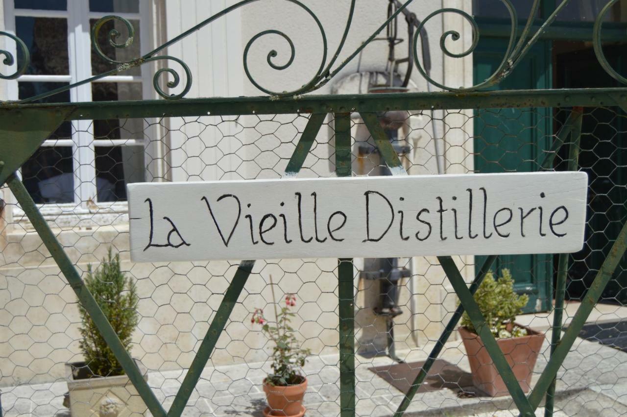 La Vieille Distillerie Le Tâtre Extérieur photo